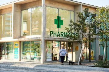 Pharmacie & Laboratoires   par villes